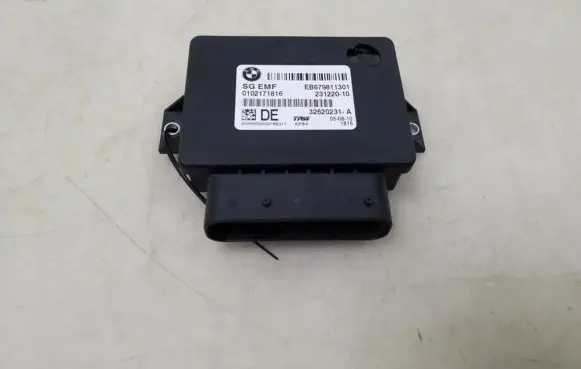 BMW 5 F10 F11 Hand brake control module 6798113