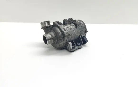 BMW 5 E60 E61 Water pump 307076 70285120 702851