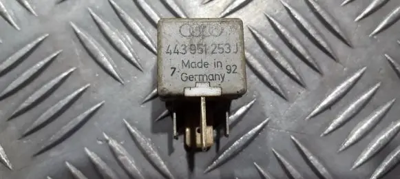 Audi A4 S4 B5 8D Other relay 443951253j 899511