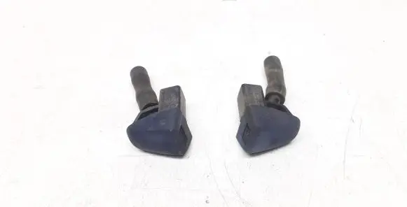 Volvo V70 Windshield washer spray nozzle 30796027