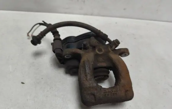 Nissan Qashqai Rear brake caliper 32353311C