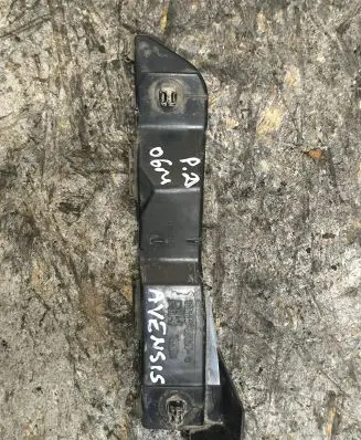 Toyota Avensis T250 Front bumper mounting bracket 5253505020
