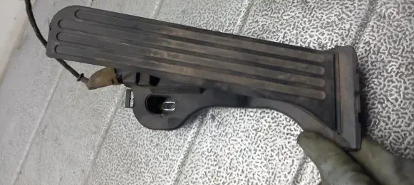 Skoda Octavia Mk2 (1Z) Accelerator pedal position sensor 