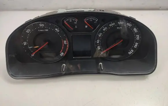 Skoda Superb B5 (3U) Speedometer (instrument cluster) 3U0920841A 110080115007