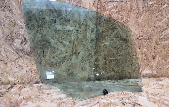 Citroen Berlingo Front door window glass four-door