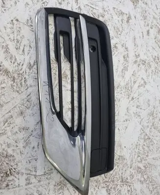Volvo XC90 Front bumper lower grill 31663864