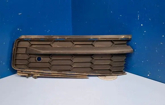 Skoda Kodiaq Front bumper lower grill 565807368 565807368B9B9