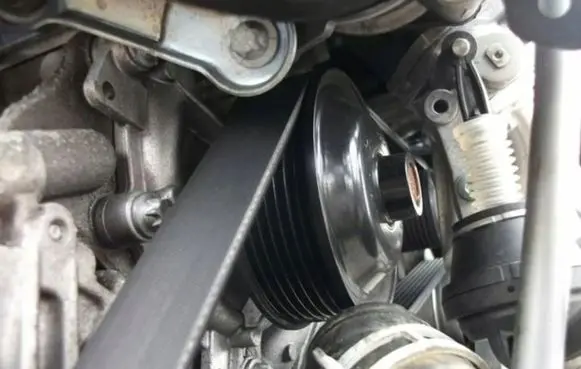 Mercedes-Benz ML W164 Water pump MCD3956