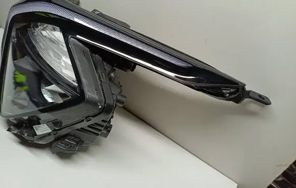 KIA Sportage Headlight/headlamp 92101R2000
