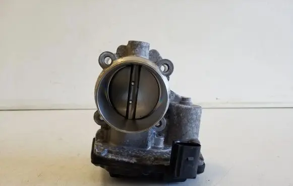Volvo XC40 Throttle valve 31465702