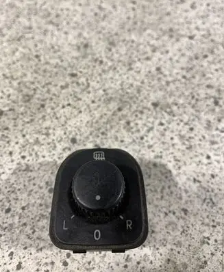 Volkswagen PASSAT B6 Wing mirror switch 1K0959565F