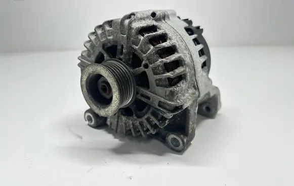 BMW 3 E92 E93 Generator/alternator 7802261 2543461D FG18S019