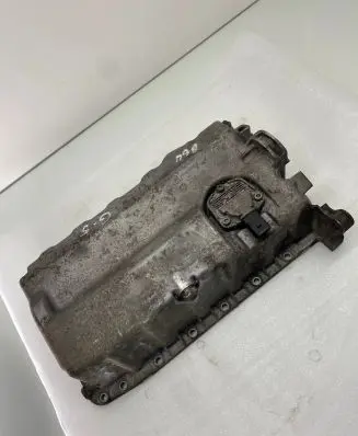 Volkswagen Golf V Oil sump 06A103603R 1J0907660C