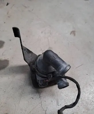 BMW 5 F10 F11 Electric auxiliary coolant/water pump 17669711 9239313 704077