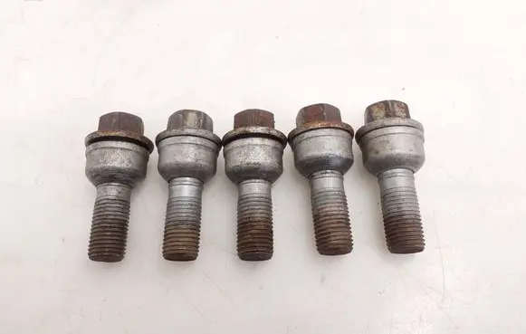 Audi e-tron Nuts/bolts 