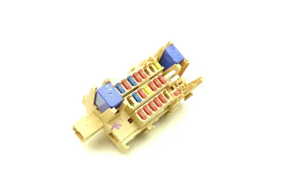 Nissan Juke I F15 Fuse module 25230-79942