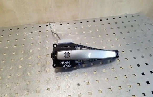 Opel Astra J Front door exterior handle 13344977 94002320
