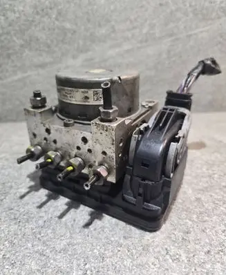 Ford Fiesta ABS Pump D1B12C013BD