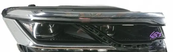 Volkswagen Touareg III Headlight/headlamp 761941082