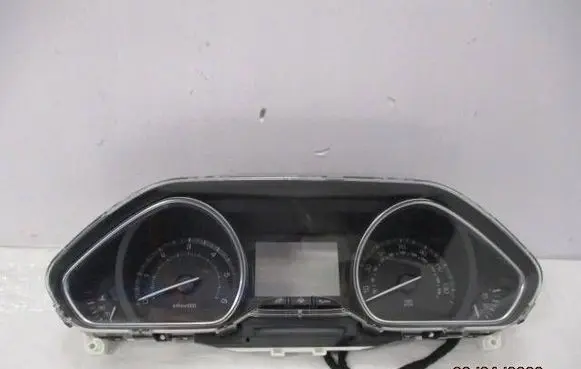 Peugeot 2008 I Speedometer (instrument cluster) 9822915880