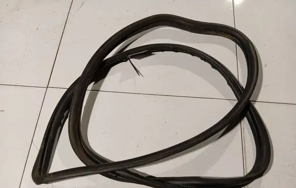 Volvo S70 V70 V70 XC Rubber seal front coupe door 