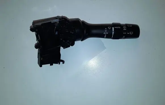 Toyota Avensis T270 Wiper switch 0519017F381