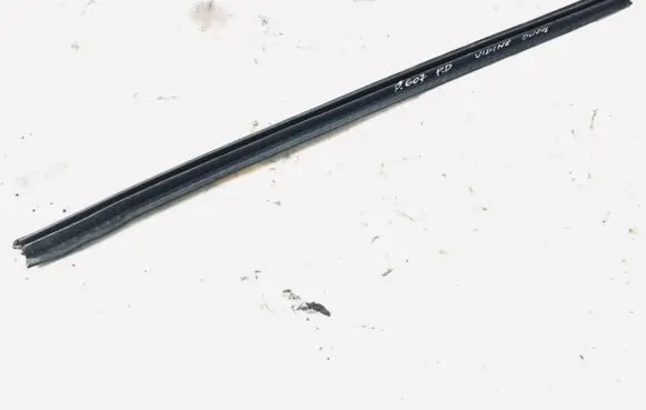 Peugeot 607 Rubber seal front coupe door 