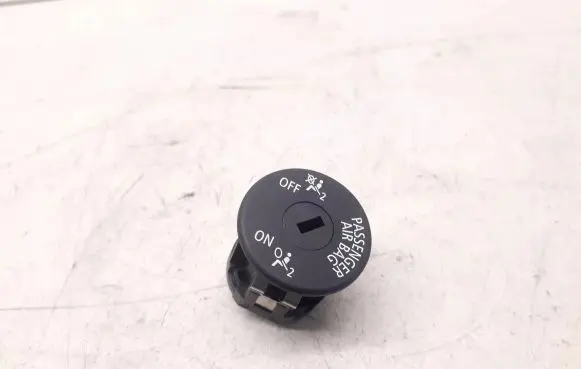 BMW 5 F10 F11 Passenger airbag on/off switch 9196886 6131