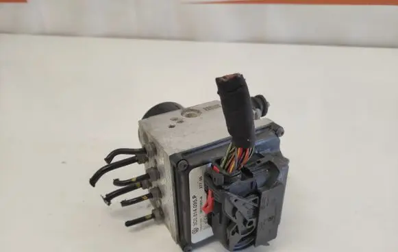 Volkswagen PASSAT B6 ABS Pump 3C0514095P 16027201 16027001A