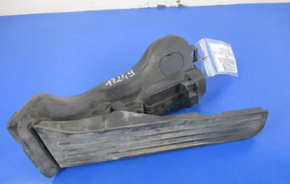 Volkswagen Golf IV Accelerator throttle pedal 1K1721503L