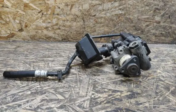 Porsche Boxster 986 Power steering pump 99631402004