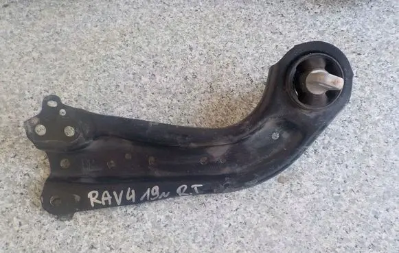 Toyota RAV 4 (XA50) Rear control arm 65566556