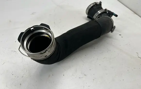 Ford Bronco Air intake hose/pipe JG9A9F479AB LX616F073GC LX6Z6F073W