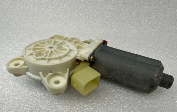 Mercedes-Benz CLK A209 C209 Front door window regulator motor A2308200942 106256102