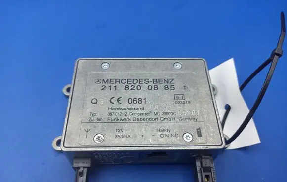 Mercedes-Benz E W211 Bluetooth control unit module 2118200885