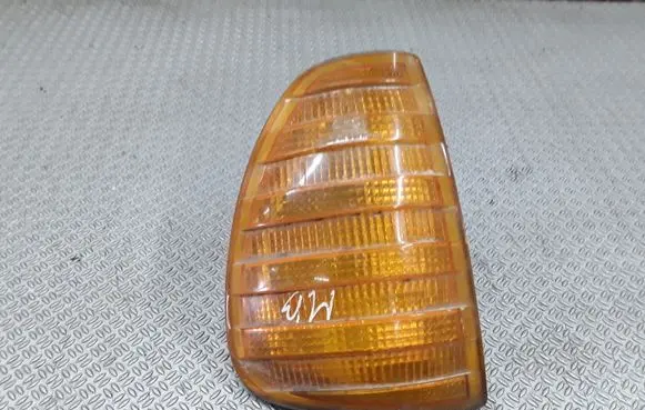 Mercedes-Benz E W124 Front indicator light