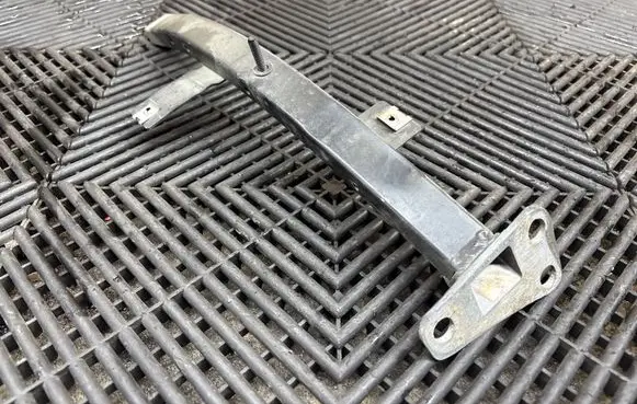 Audi A8 S8 D4 4H Fender mounting bracket 4H0821394