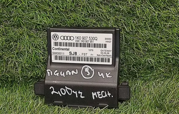 Volkswagen Tiguan Gateway control module 1K0907530Q 1K0907951