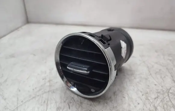 Peugeot 308 SW Dash center air vent grill 9658515377