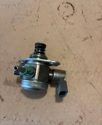 Porsche Macan (95B) Fuel injection high pressure pump 94611031561
