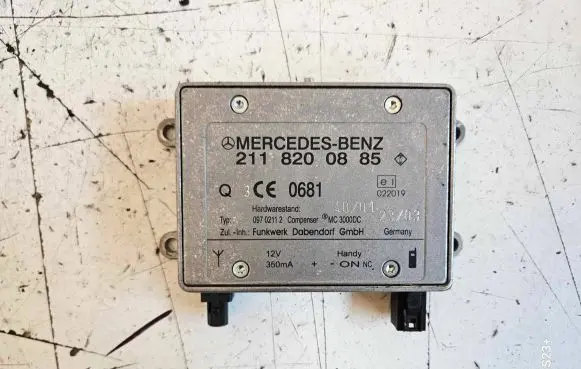 Mercedes-Benz E W211 Antenna control unit 2118200885 09702112 MC3000DC