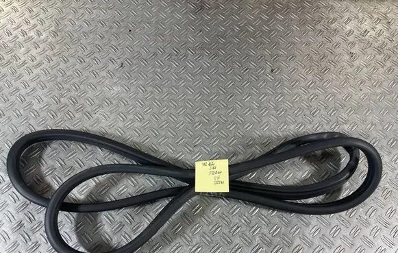 Mercedes-Benz ML W164 Rubber seal rear door 