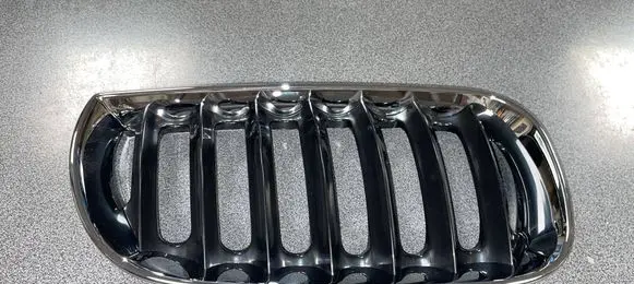 BMW X3 E83 Front grill 51113420088