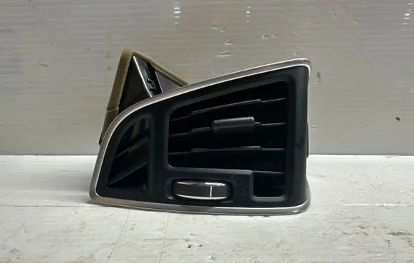 Ford Kuga II Dash center air vent grill 7463000