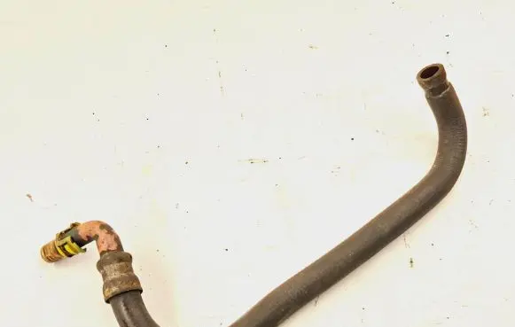 Volvo S70 V70 V70 XC Engine coolant pipe/hose 9196851