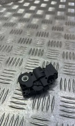 Volvo S90, V90 Air flap motor/actuator EH620003