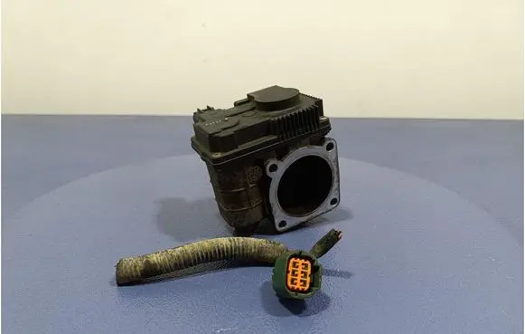Nissan X-Trail T30 Throttle body valve 57601