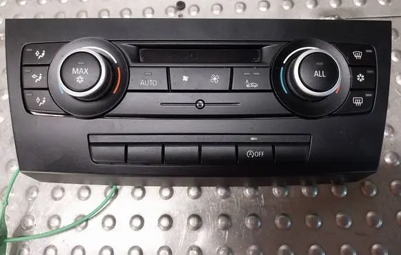 BMW 1 E81 E87 Climate control unit 9242410