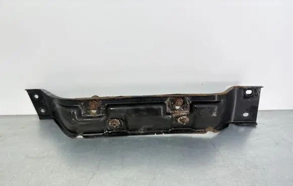 Fuel tank mounting bracket