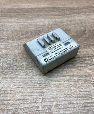 BMW 5 E39 Alarm relay 8386932 55892110
